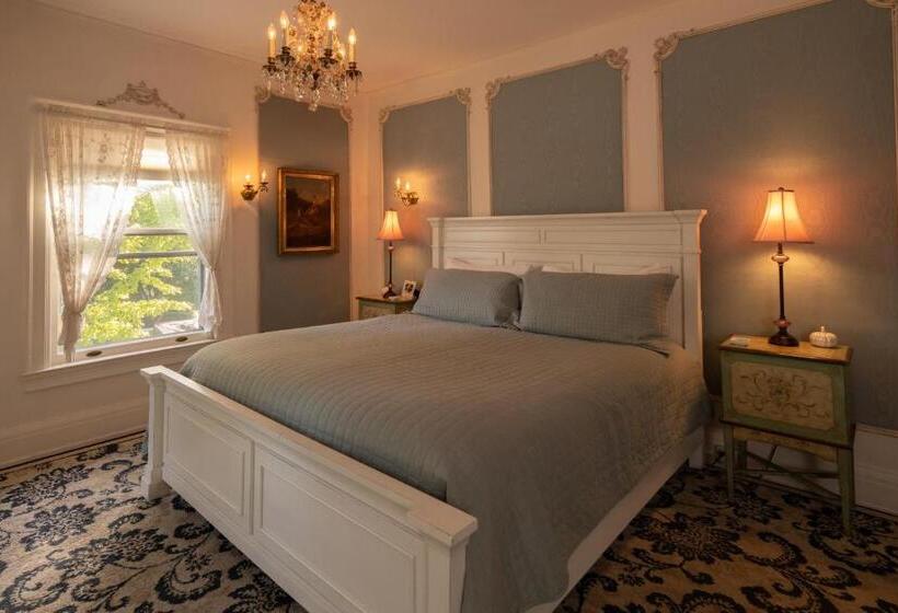 اتاق لوکس با تخت بزرگ, Cartier Mansion