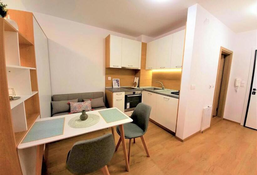 استودیوی لوکس, Gardenia Apartments