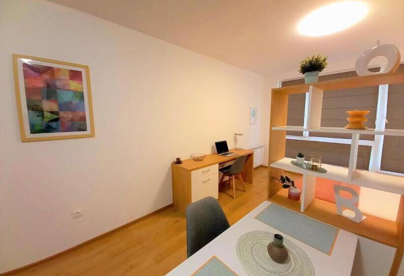 استودیوی لوکس, Gardenia Apartments