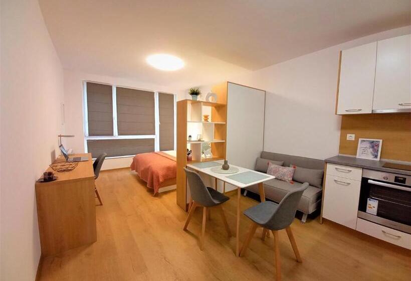 استودیوی لوکس, Gardenia Apartments