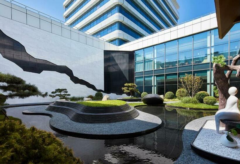 اتاق دلوکس با تخت کینگ و چشم‌انداز شهر, Courtyard By Marriott Qinhuangdao West