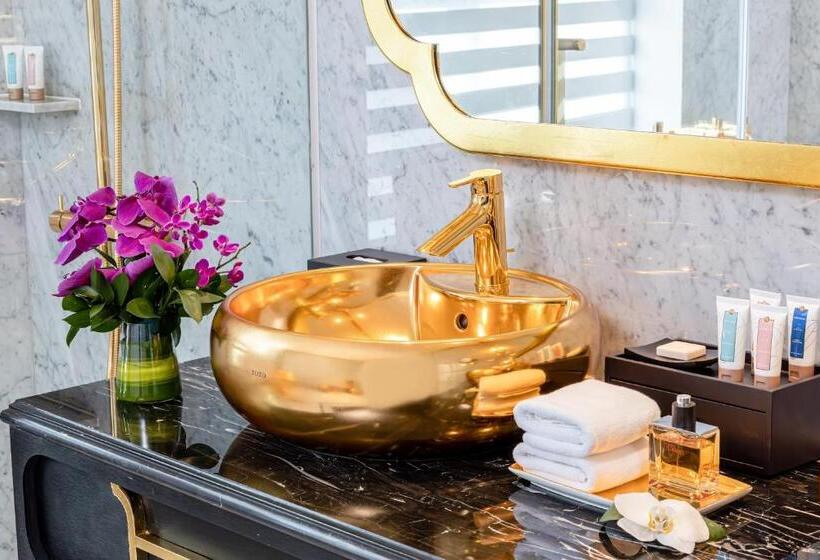 Premium Room Lake View, Dolce By Wyndham Hanoi Golden Lake