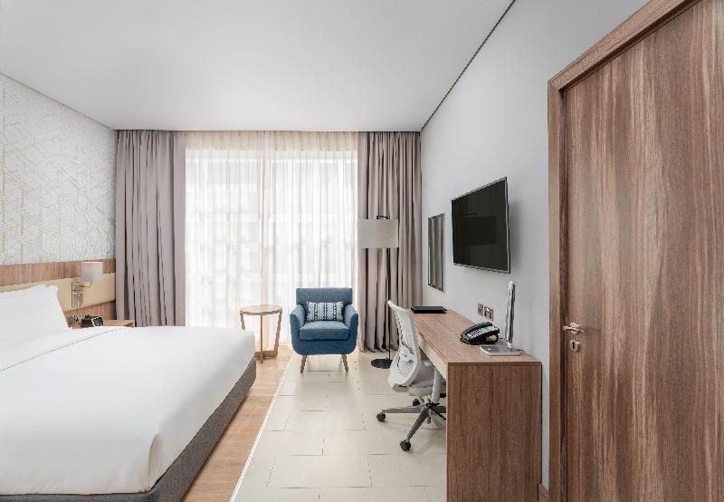 اتاق استاندارد با تخت بزرگ برای معلولان, Holiday Inn & Suites Al Jubail