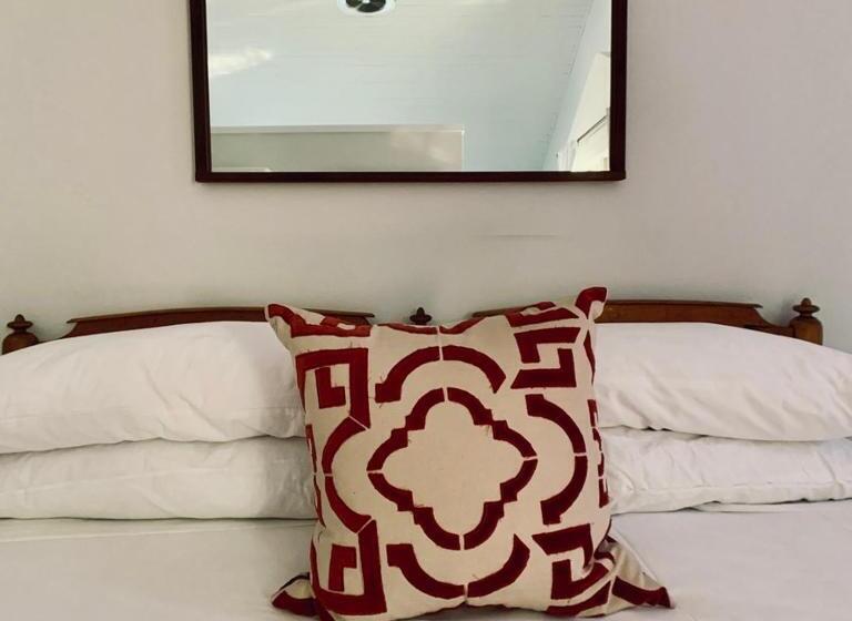 اتاق پرمیوم, The Kent Motel