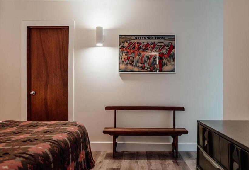 سوئیت با تخت بزرگ, The Kent Motel