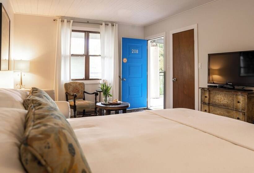 اتاق لوکس, The Kent Motel