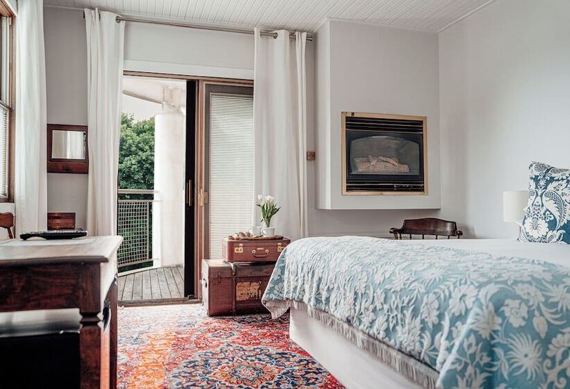 اتاق پرمیوم, The Kent Motel