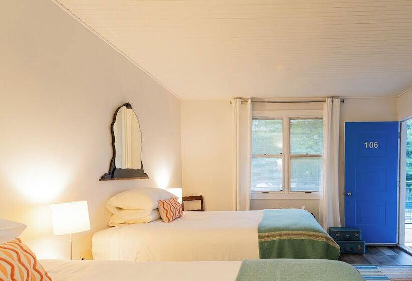 اتاق لوکس, The Kent Motel