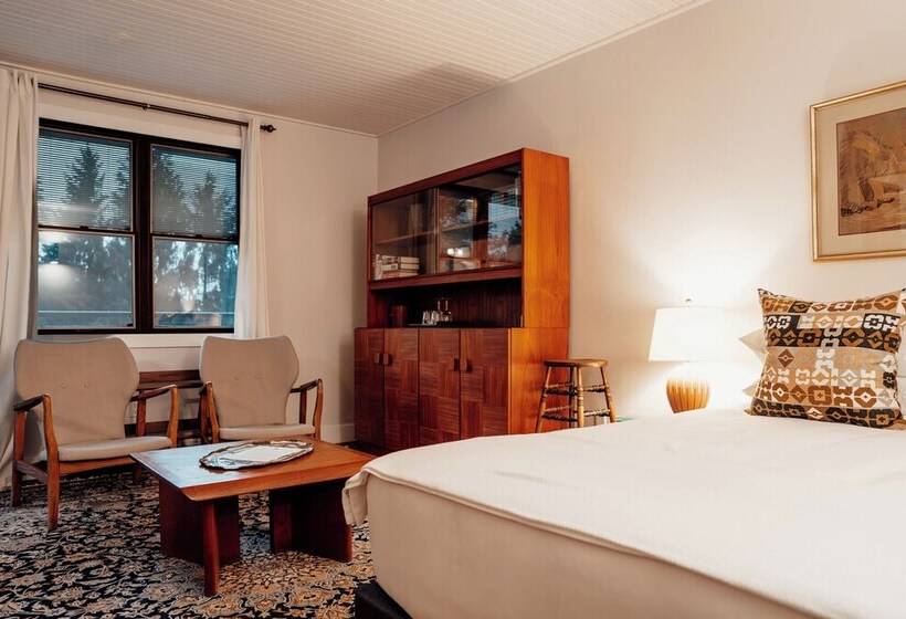 اتاق لوکس, The Kent Motel