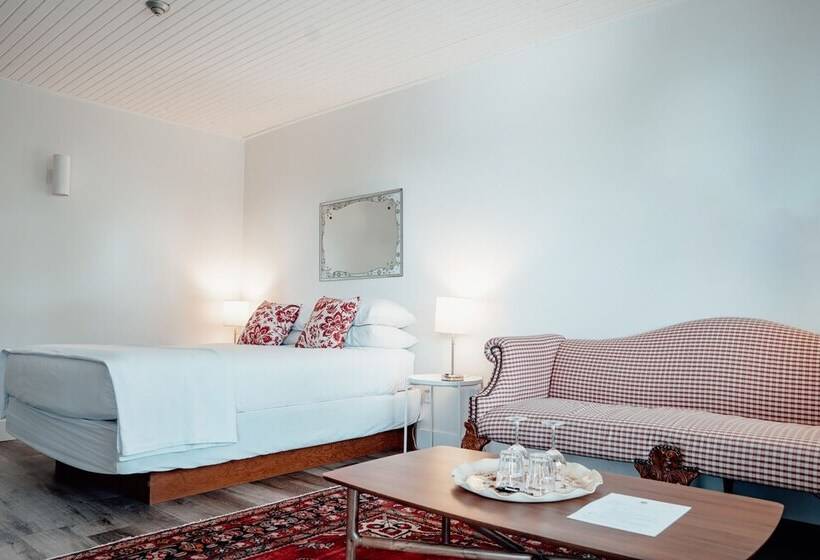 اتاق لوکس, The Kent Motel