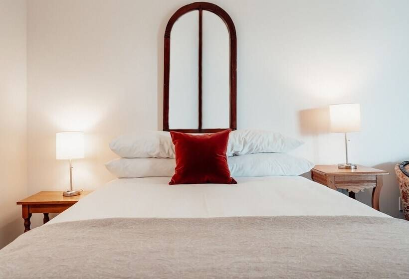 اتاق لوکس, The Kent Motel