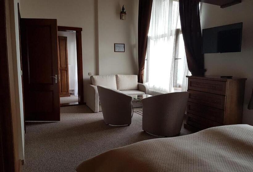 اتاق استاندارد سه تخته با بالکن, Atava Family House