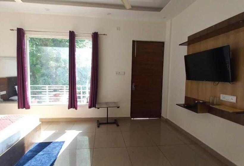 اتاق استاندارد با تخت بزرگ, Sunny Pines Resort