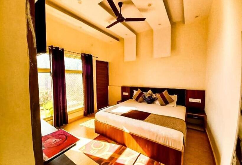 اتاق استاندارد با تخت بزرگ, Sunny Pines Resort