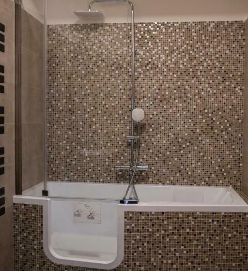 اتاق لوکس, Apartmány Víno Hruška Pardubice