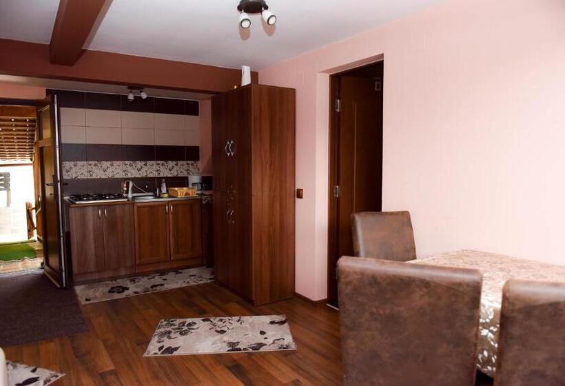 اتاق استاندارد سه نفره, Casa Edy