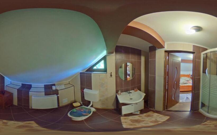 اتاق استاندارد سه نفره, Casa Edy