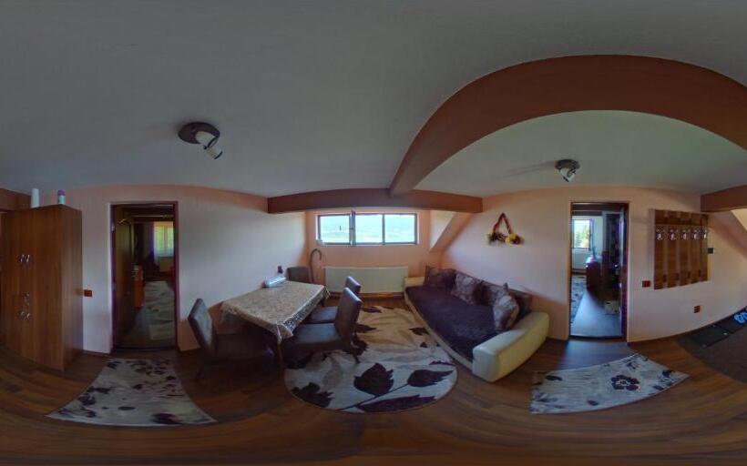 آپارتمان 2 خوابه, Casa Edy