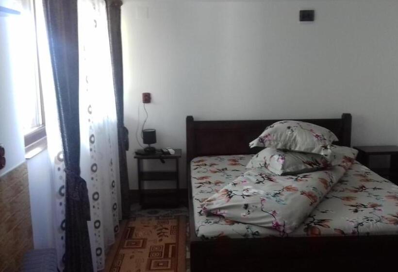 اتاق استاندارد با چشم‌انداز دریاچه, Casa Edy