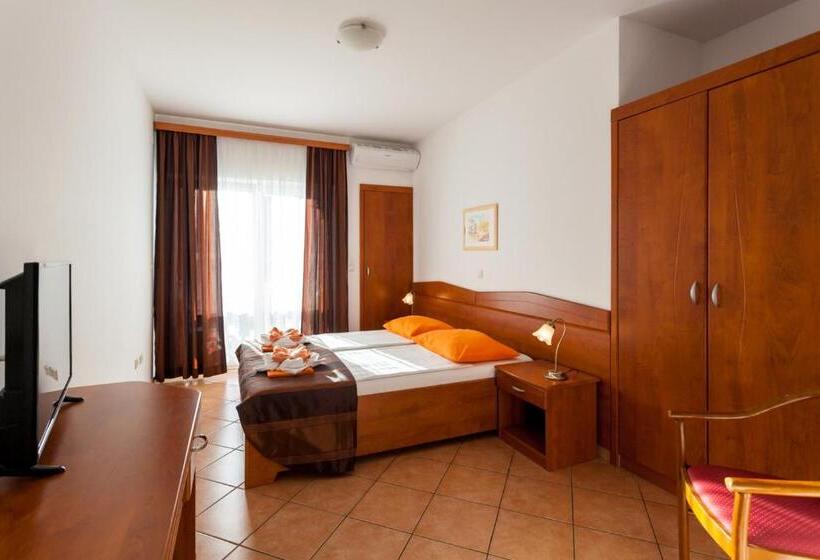 اتاق لوکس, Guesthouse Villa Adria