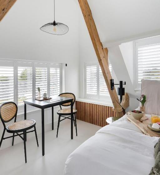 سوییت سوپریور, Boutique Hotel Hippe Hendrik