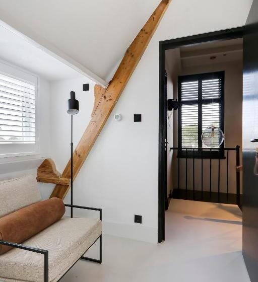 سوییت سوپریور, Boutique Hotel Hippe Hendrik