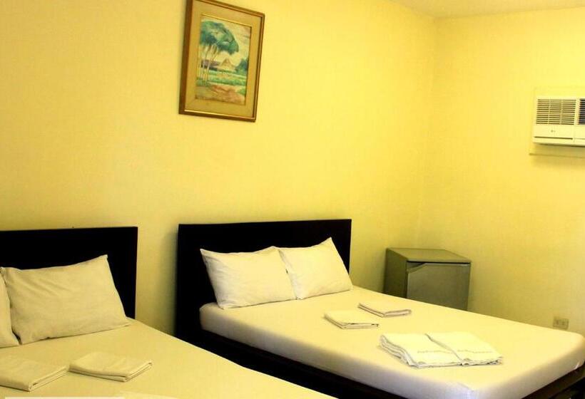 اتاق لوکس چهار تخته, Bakasyunan Resort And Conference Center Zambales