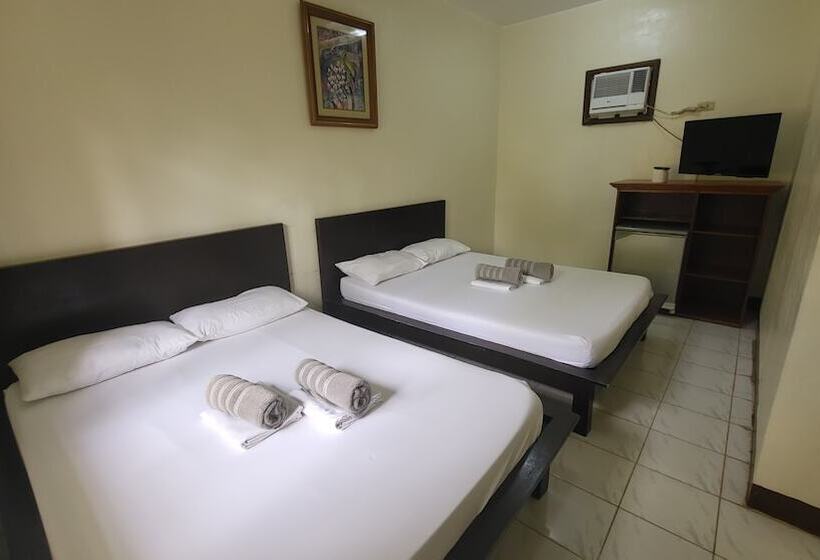 اتاق لوکس چهار تخته, Bakasyunan Resort And Conference Center Zambales