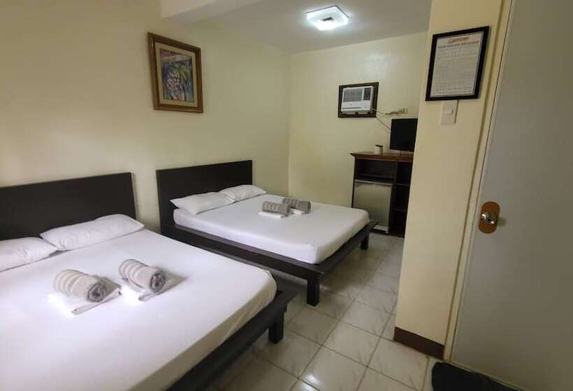 اتاق لوکس چهار تخته, Bakasyunan Resort And Conference Center Zambales