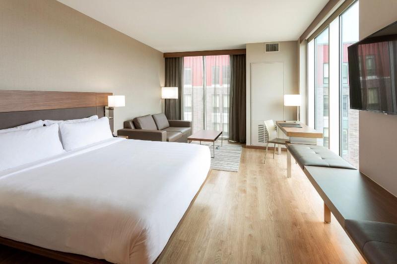 سوئیت برای معلولان, Candlewood Suites Anaheim   Resort Area, An Ihg