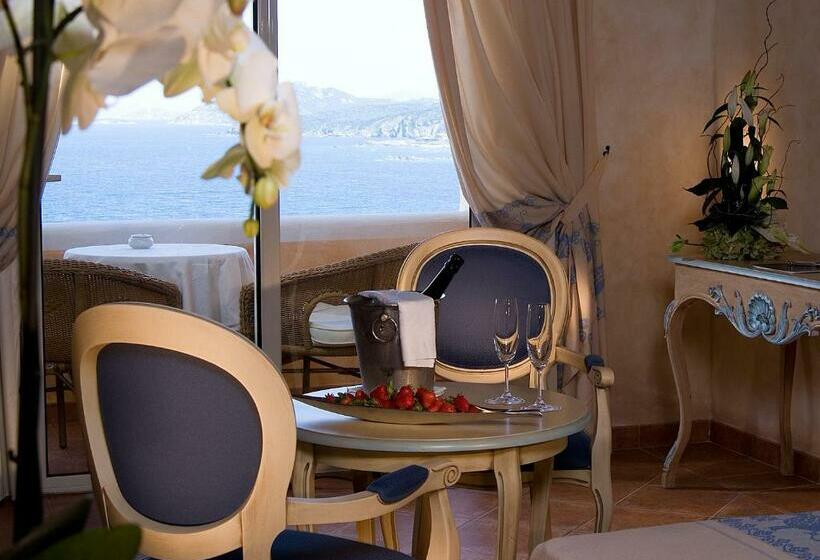 اتاق استاندارد با چشم‌انداز دریا, Colonna Resort, A Colonna Luxury Beach Hotel, Porto Cervo