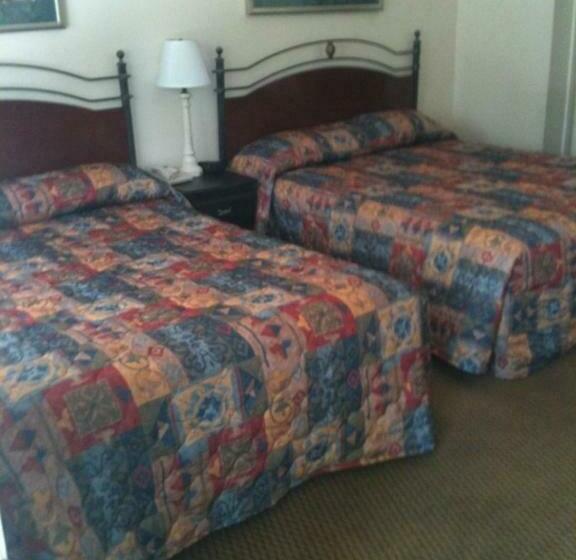 Standard Room, Golden Chain Motel