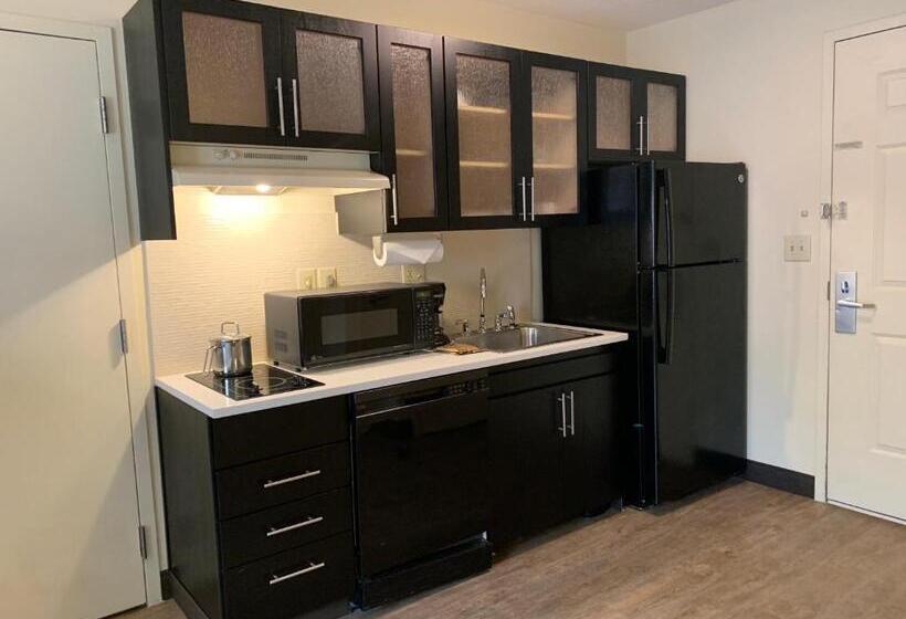 اتاق استاندارد برای معلولان, Candlewood Suites Raleigh Crabtree, An Ihg