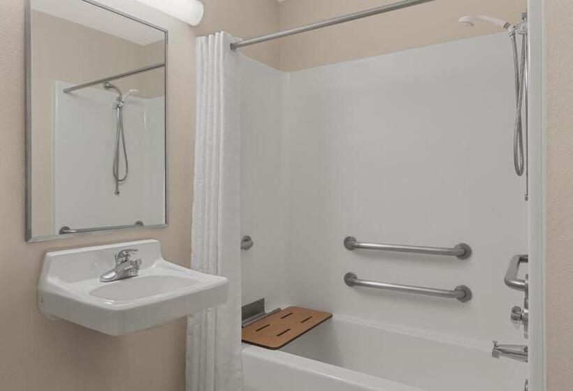 Quarto Estandar para Deficientes Físicos, Candlewood Suites Raleigh Crabtree