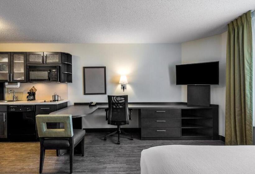 Suite Adapted for people with reduced mobility, Candlewood Suites Raleigh Crabtree