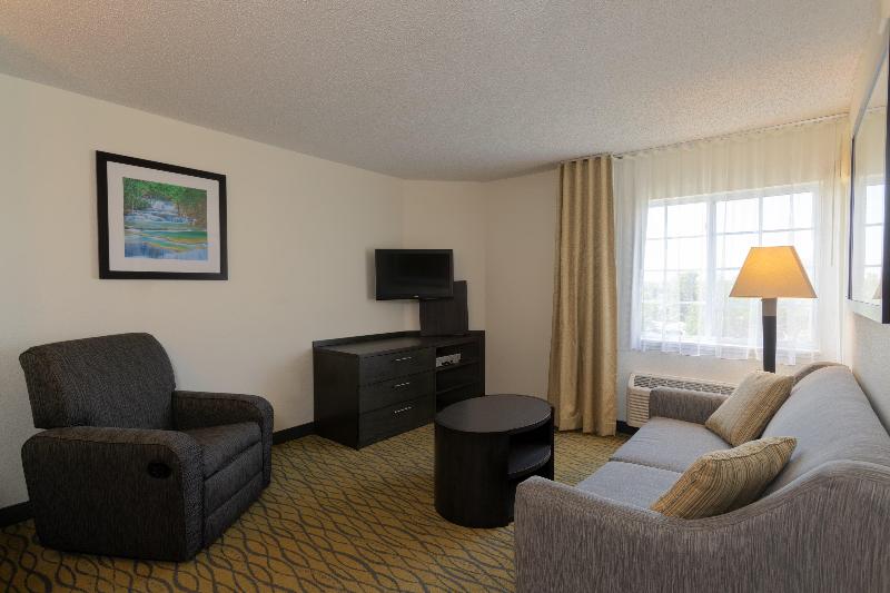 سوئیت با تخت بزرگ, Candlewood Suites Rogers Bentonville, An Ihg