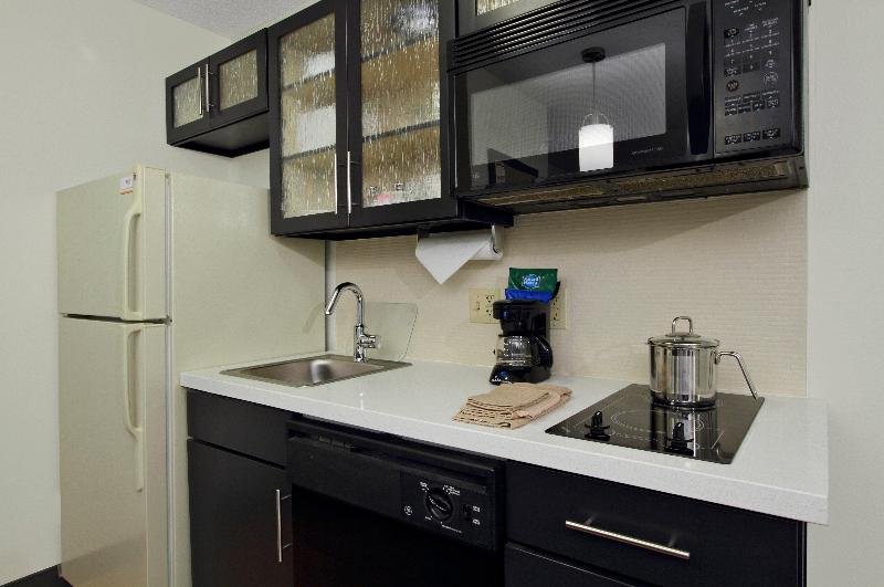 سوئیت با تخت بزرگ, Candlewood Suites Rogers Bentonville, An Ihg