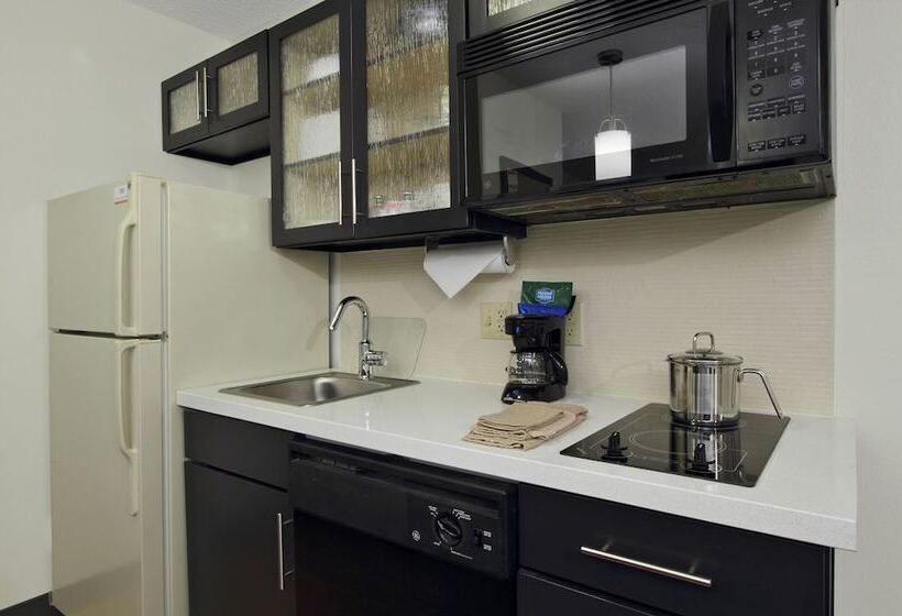 سوئیت با تخت بزرگ, Candlewood Suites Rogers Bentonville, An Ihg