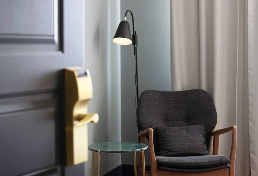 اتاق استاندارد سه نفره, C Hotels Diplomat