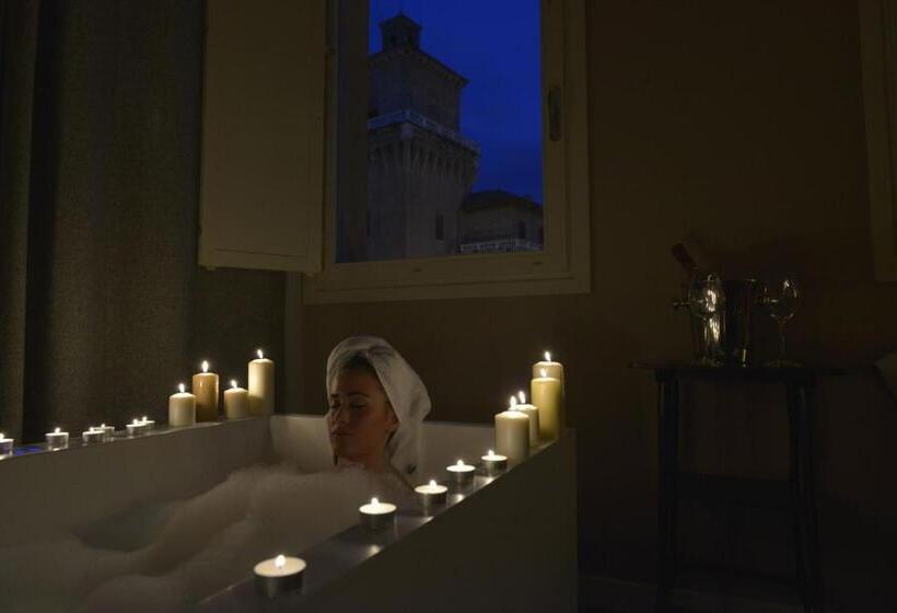 Suite with Hot Tub, Ferrara