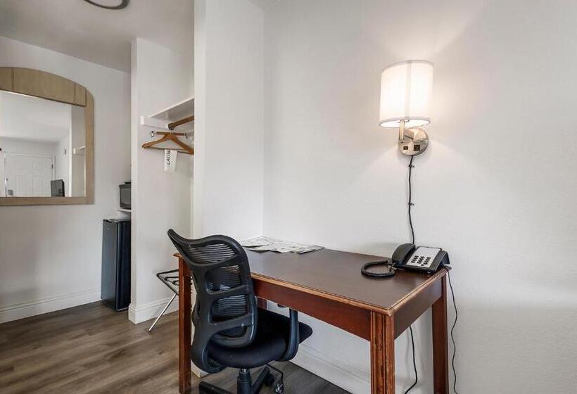 اتاق استاندارد با تخت بزرگ, Heritage Inn Express Chico
