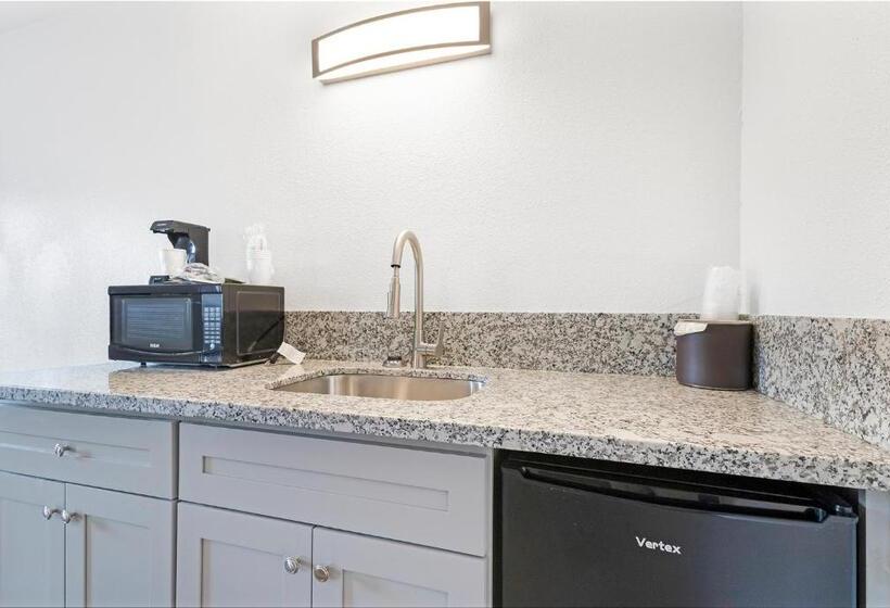 سوییت, Heritage Inn Express Chico