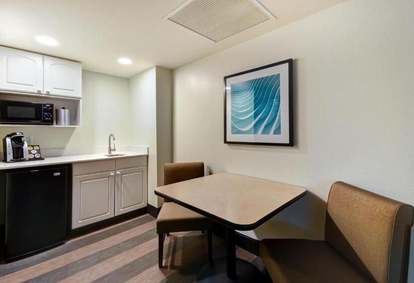 سوئیت با تخت بزرگ, Holiday Inn Allentown Bethlehem, An Ihg