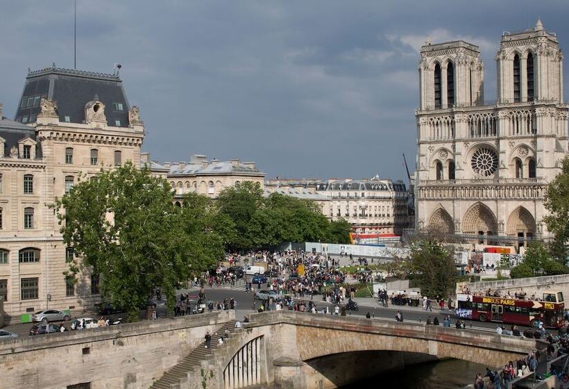 Chambre Supérieure, Les Rives De Notre Dame