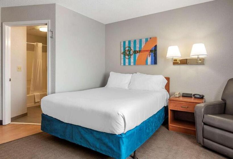 Standard Room Adapted for people with reduced mobility, Mainstay Suites Emporia