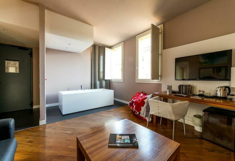 Suite, Ferrara