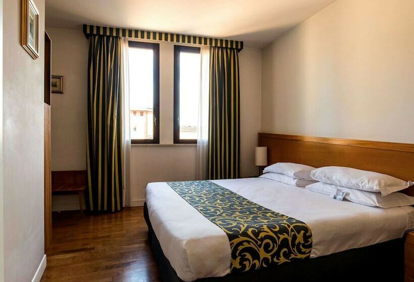 Superior Room, Ferrara