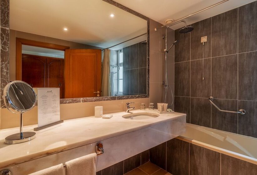 Superior suite with garden view, Quintinha Sao Joao Hotel & Spa