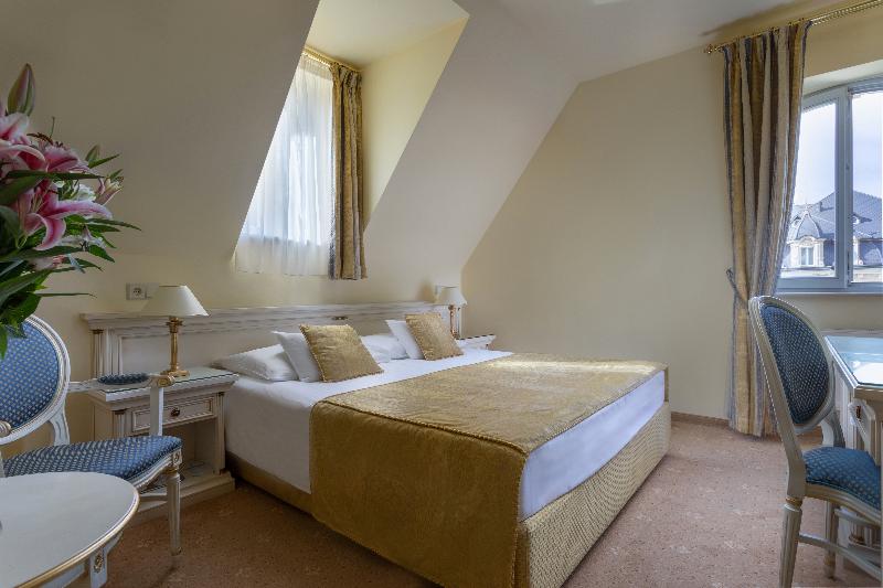 Номер Стандарт, Savoy Westend