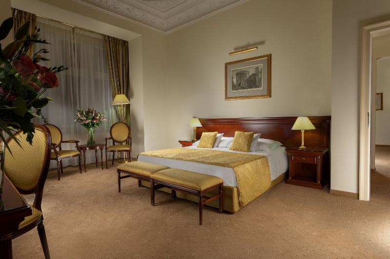 Полулюкс, Savoy Westend
